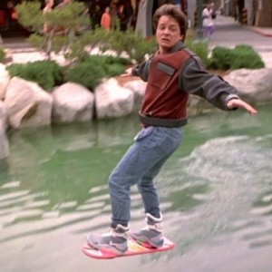 Marty McFly pe hoverboard