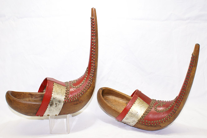 pantofi de mireasă din lemn