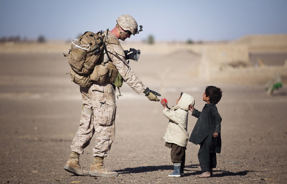 Soldat şi copii