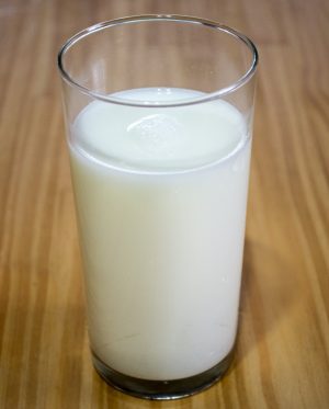 Un pahar cu lapte cald